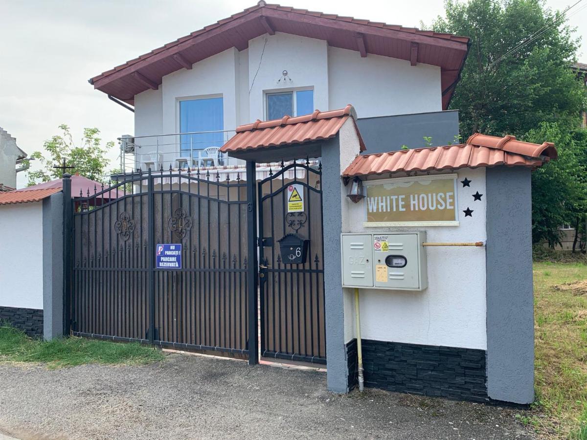 White House Guest House Hunedoara Exterior photo